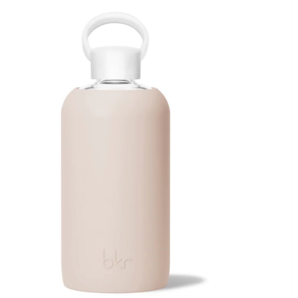 bkr SMOOTH DOE BIG 1L Glass Water Bottle with Silicone Sleeve